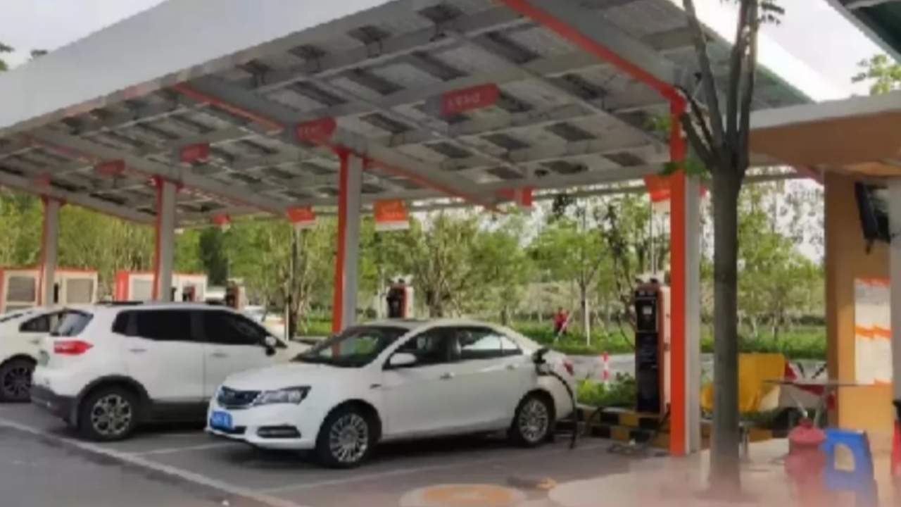 China - Parking Lot - PV carport + ESS +AC 22kw + DC Fast Charging Station 80 kW & 120kW